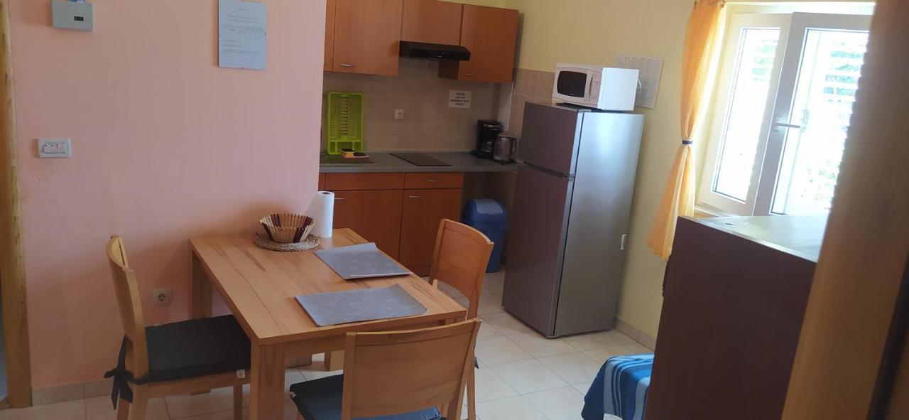 Apartments Ivka Omiš Eksteriør billede