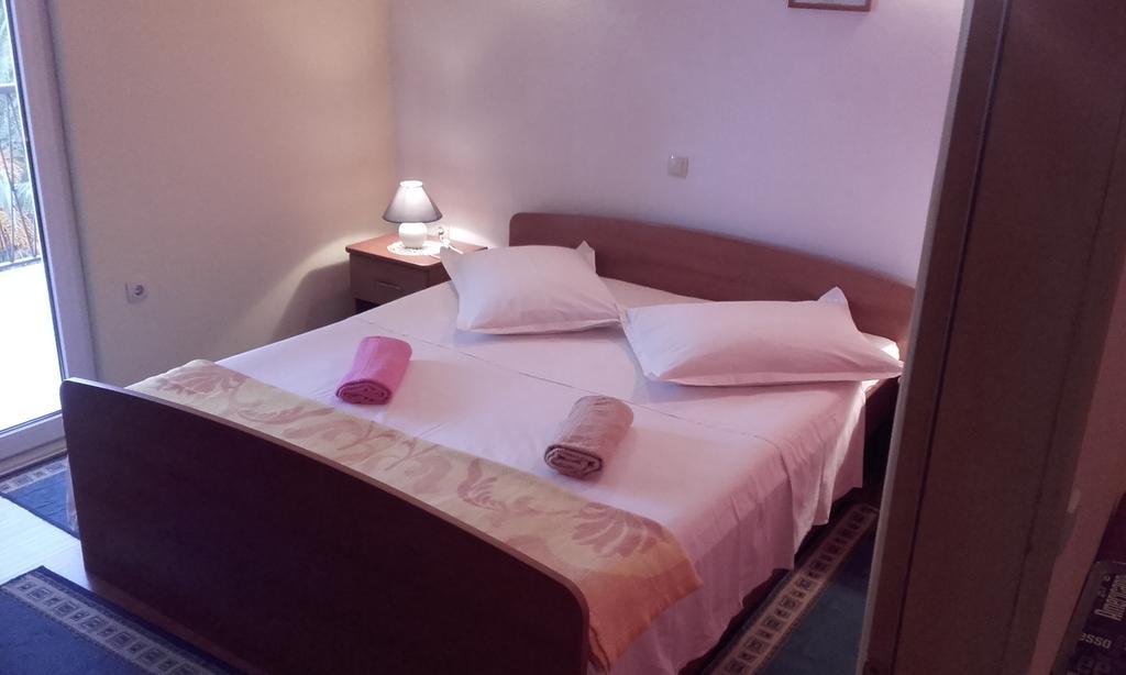 Apartments Ivka Omiš Eksteriør billede